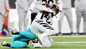 Vonn Bell fängt seine erste von zwei Interceptions gegen die Miami Dolphins.