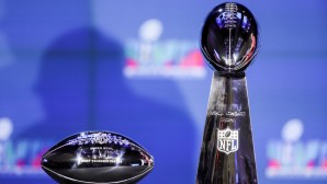 super-bowl-trophy