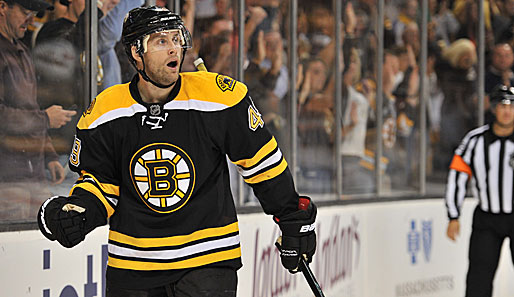 Mit zwei Toren schoss Rich Peverley die Boston Bruins gegen Tampa Bay zum Sieg