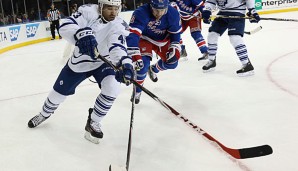 Während der Partie gegen Toronto hatte Rick Nash (2 v. r.) noch ordentlich zu kämpfen