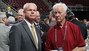 Der Gesundheitszustand von Gordie Howe (r.) hat sich drastisch verschlechtert