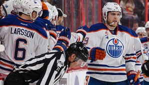 Leon Draisaitl (r.) und die Edmonton Oilers haben eine Niederlage kassiert