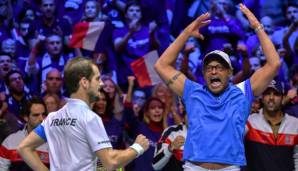 Richard Gasquet (l.) und Doppelpartner Pierre-Hugues Herbert sorgen für Jubelsprünge bei Kapitän Yannick Noah