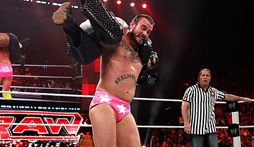 Diebstahl mit Stil: CM Punk kopierte zu Ehren des verstorbenen Macho Man dessen Outfit